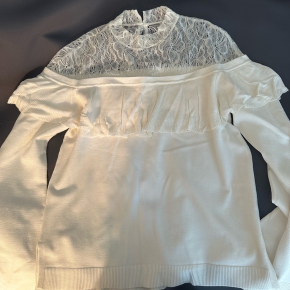 Elegant lightweight cream sweater with lace top. New without tags. S - Picture 2 of 9